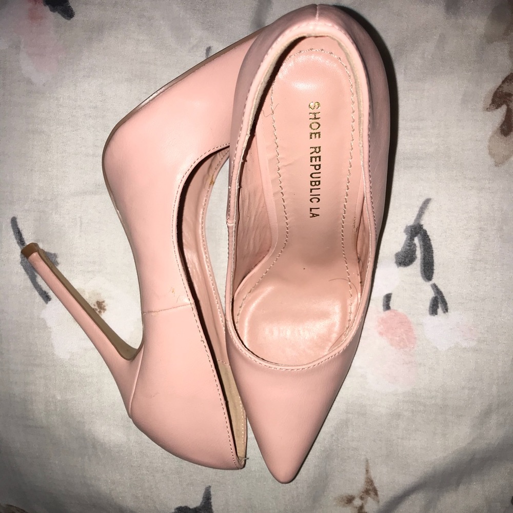 Shoe Republic Pink Pump
